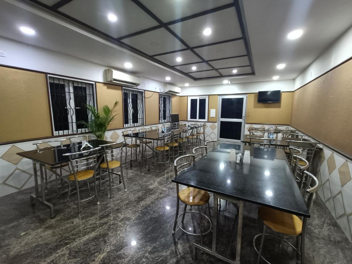 阿鲁纳查拉酒店 蓬蒂切里 外观 照片